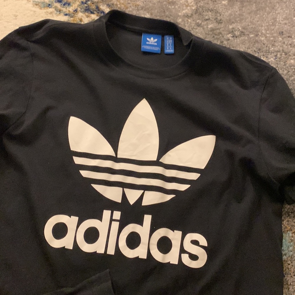 Adidas Black Logo Tee 👚😍🤗